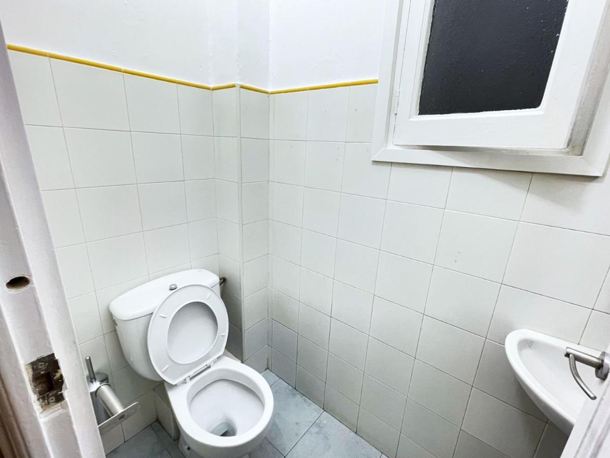 Villarroel Bed & Breakfast Barcelona