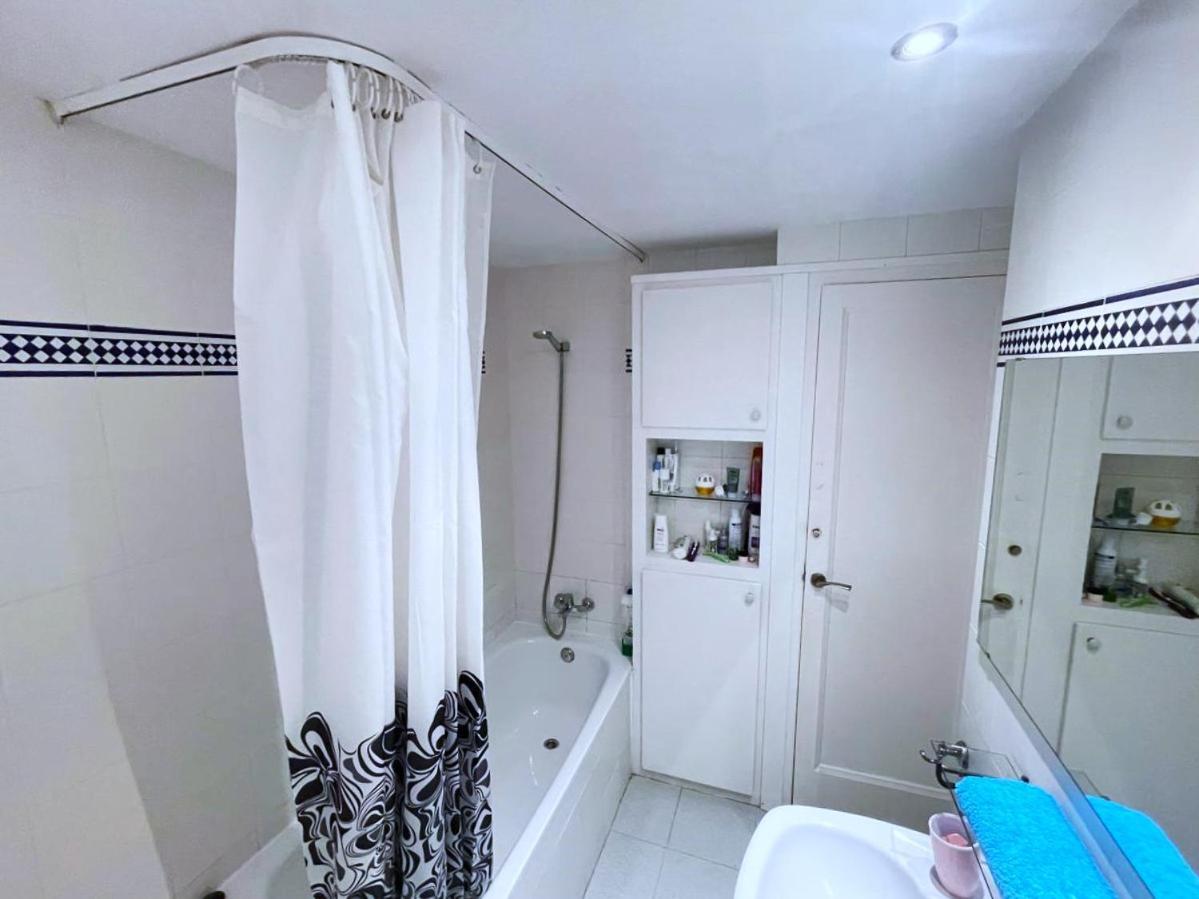 Villarroel Bed & Breakfast Barcelona